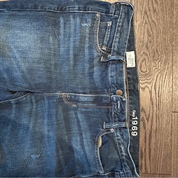 Gap 1969 Distressed Jeans - Picture 3 of 6